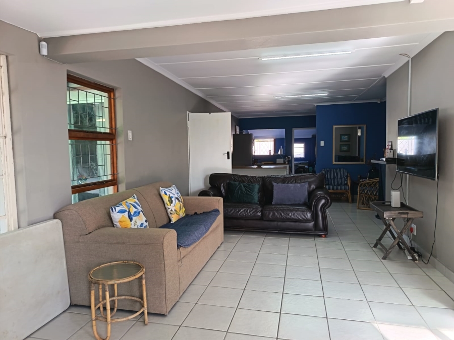 To Let 3 Bedroom Property for Rent in Aston Bay Eastern Cape